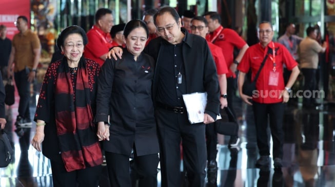 Momen Hangat Keluarga Megawati, Puan-Prananda Prabowo Berangkulan Warnai Bimtek PDIP di Bali