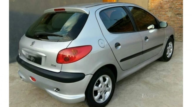 Peugeot 206 cc (mobil123.com)