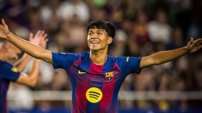 Pemain Keturunan Posisi Gelandang Punya Darah ASEAN Debut di Barcelona Langsung Cetak Gol