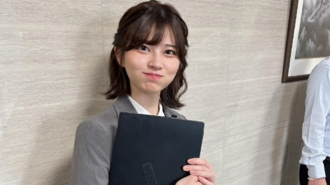 Siapa Saori Araki? Mantan Idol Jepang Viral Usai Cosplay Jadi Pegawai Kantoran