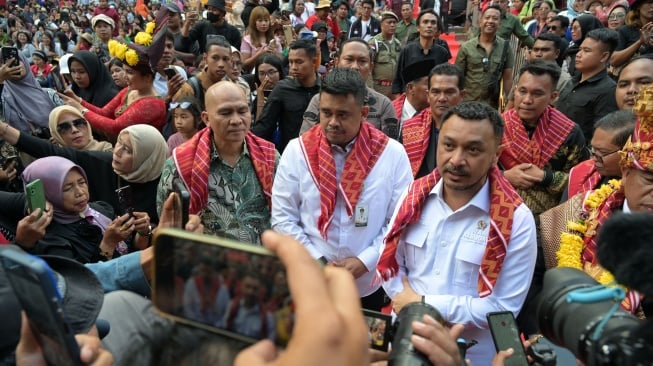 Buka Pesta Bunga dan Buah Tanah Karo 2025, Bobby Nasution Disambut Meriah Warga