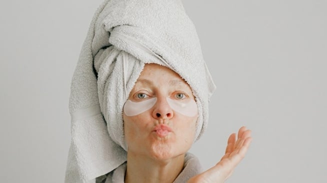 5 Rekomendasi Krim Malam Anti Aging untuk Usia 40 Tahun ke Atas agar Wajah Glowing