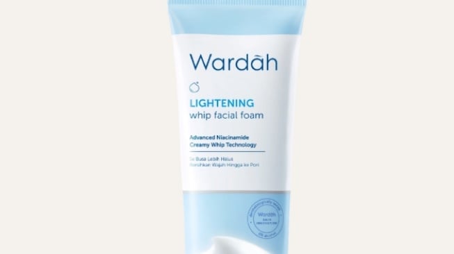 Wardah Lightening Whip Facial Foam.