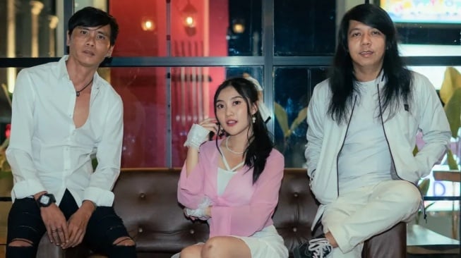 Band Amorisa merilis lagu terbaru berjudul "Bersamamu". [Instagram]