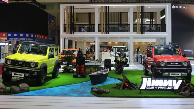 Jajaran mobil andalan Suzuki di booth GIIAS 2025. (Foto: SUARA.com/Manuel Jeghesta)