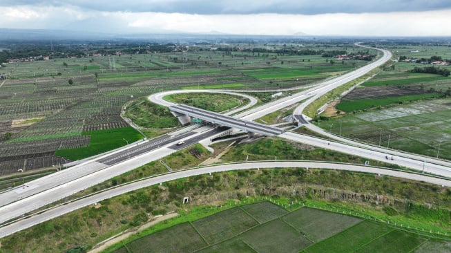 Dukung Pertumbuhan Ekonomi di Jawa Timur, Brantas Abipraya Kebut Proyek Tol Probowangi