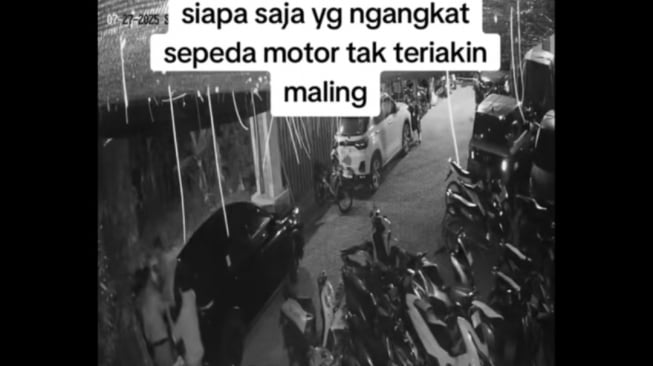 Pemilik Rumah di Pasuruan 'Ngamuk', Tutup Jalan Usai Halaman Dipakai Parkir Acara Sound Horeg