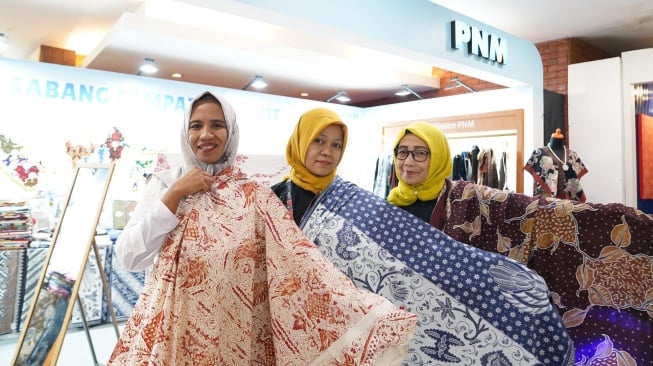 Ibu Umi Haryati membentuk kelompok usaha bersama dalam program PNM Mekaar (Dok: PNM)