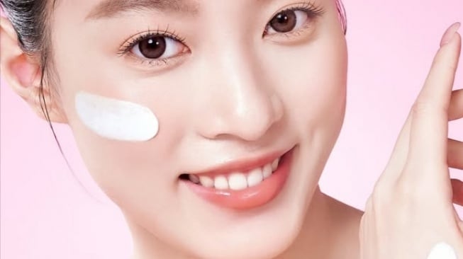 4 Tone Up Cream Niacinamide Bikin Wajah Glowing, Harga Murah Rp40 Ribuan!