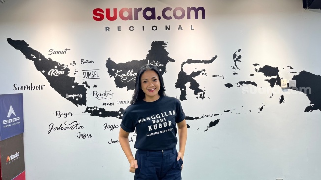 Pemain film Panggilan Dari Kubur, Nirina Zubir saat datang ke Suara.com kawasan Kuningan, Jakarta Selatan pada Jumat, 1 Agustus 2025 [Suara.com/Rena Pangesti]