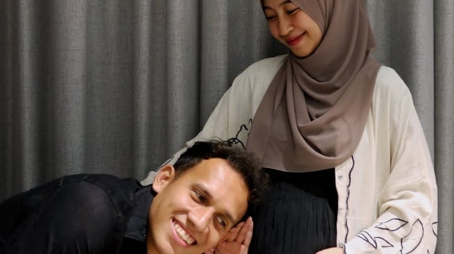 Momen Bahagia Adiba Khanza dan Egy Umumkan Kehamilan (Instagram)
