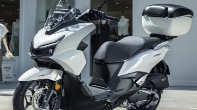 Honda NWT150, kembaran PCX dengan fitur radar dan dek rata (2banh.vn)