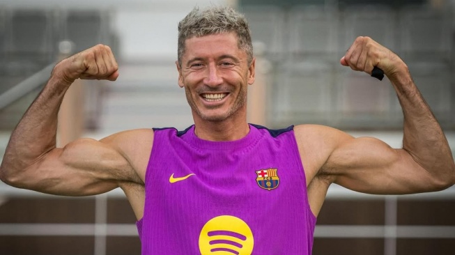 Gepokan Duit Arab Dianggap Recehan! Robert Lewandowski Ogah Hengkang dari Barcelona