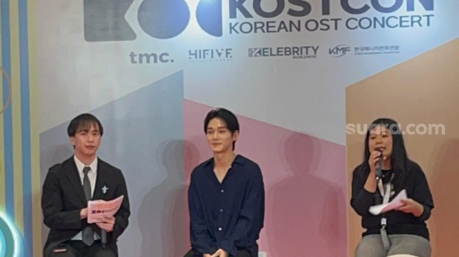 Chen EXO saat konferensi pers di Indonesia Arena, Senayan, Jakarta Pusat pada Sabtu, 2 Agustus 2025. [Suara.com/Rena Pangesti]