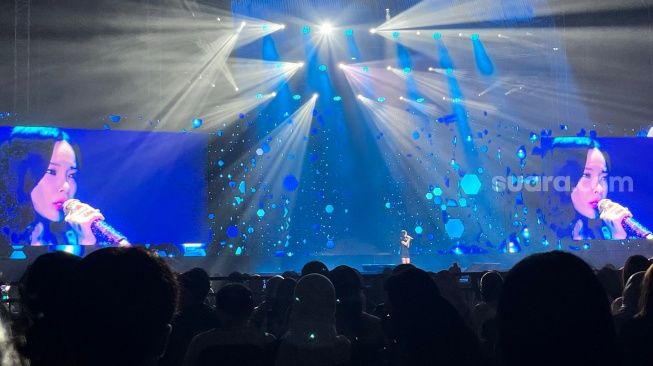Heize sebagai line up di KOSTCON yang digelar di Indonesia Arena, Senayan, Jakarta Pusat pada Sabtu, 2 Agustus 2025 [Suara.com/Rena Pangesti]