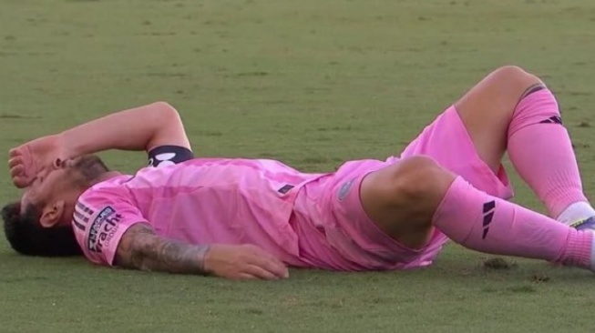 Lionel Messi Terkapar Cedera Hamstring, Pertanda untuk Umumkan Pensiun?
