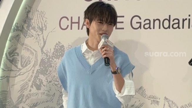 Chenle NCT Dream saat menghadiri meet and greet grand opening Chagee di mal Gandaria City, Jakarta Selatan pada Sabtu, 2 Agustus 2025. [Suara.com/Tiara Rosana]
