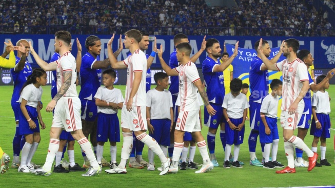 Western Sydney Wanderers FC harus mengakui keunggulan Persib Bandung dengan skor tipis 1-0 di Stadion Gelora Bandung Lautan Api (GBLA), Kota Bandung, Sabtu (2/8/2025). [Suara.com/Rahman]