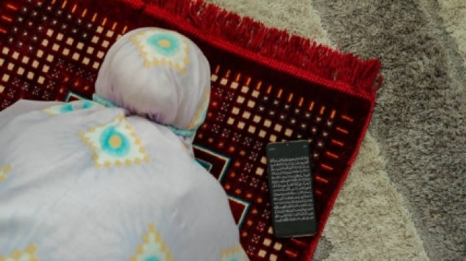 anak bunuh ibu saat lagi salat