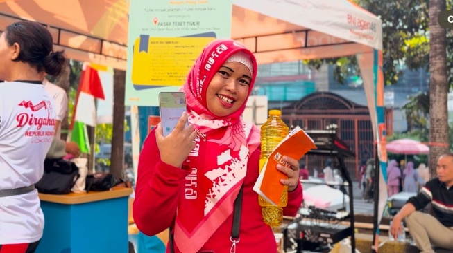 BNI Genjot Literasi Digital Pedagang dan Pengunjung Pasar Tebet Timur