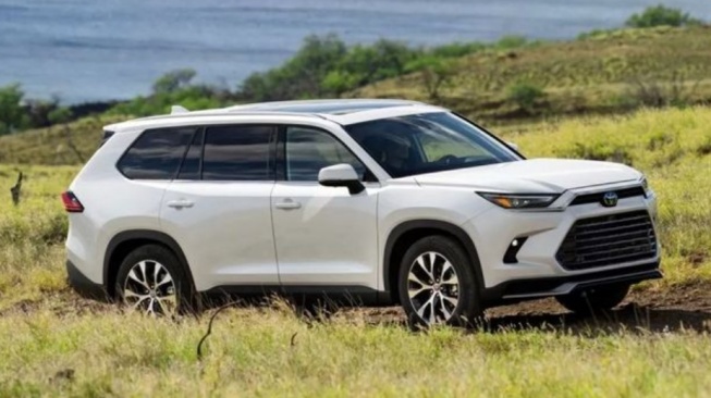 Toyota Grand Highlander 2026, kakak dari Innova Zenix (Carscoops)