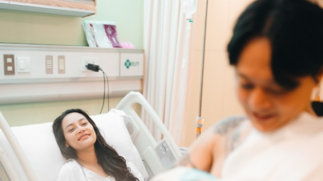 Bukan Darah Dagingnya, DJ Bravy Minta Anak Erika Carlina Panggil 'Daddy'