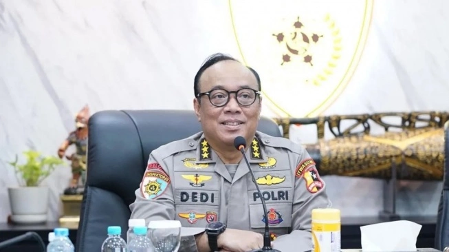 Rus pornosida sokinish Avito porno konsert tomosha