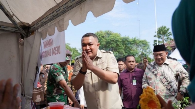 Sembako Murah, Urus KTP dan Izin di Satu Tempat: Pemkab Bogor Gelar Pesta Rakyat Sebulan Penuh