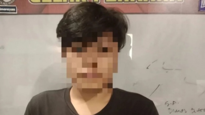 Seorang pemuda berinisial MA (20), warga Kecamatan Kramatwatu, Kabupaten Serang ditahan polisi karena mengedarkan tembakau sintetis. [IST]