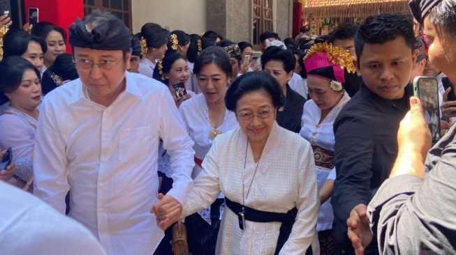 Megawati Pertegas Ikatan Batin dengan Keluarga Puri Satria