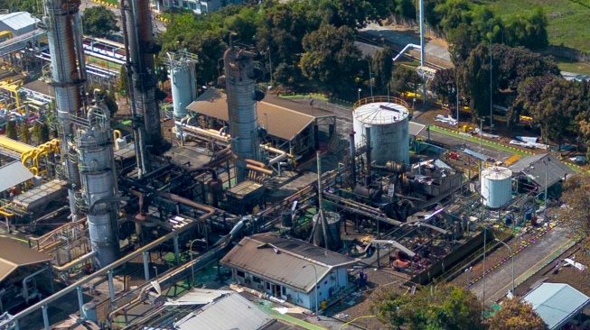 Foto udara Stasiun Pengumpul (SP) milik PT Pertamina EP Regional 2 Zona 7 Field Subang pascaledakan di Cidahu, Pegaden Barat, Subang, Jawa Barat, Selasa (5/8/2025). [ANTARA FOTO/Dedhez Anggara/bar]