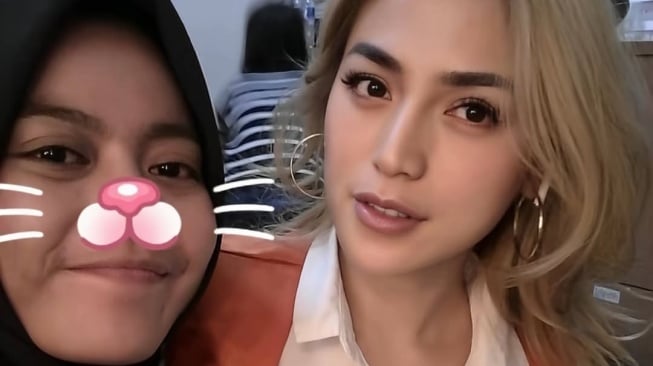 Jadi MUA di Jakarta, Perempuan Ini Ngaku Pernah Lihat Artis Selingkuh di Depan Matanya Sendiri (Instagram)
