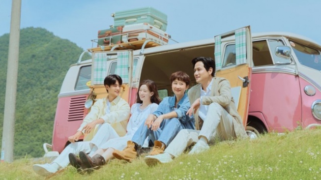 5 Drama Korea Tema Keluarga yang Penuh Kehangatan, Terbaru 'Love, Take Two'