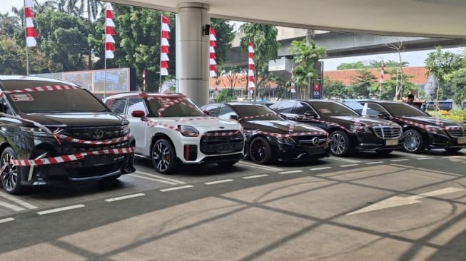 Akal-akalan Buron Kakap Riza Chalid Terendus, 5 Mobil Mewah Disita 'Telanjang' Tanpa Pelat Nomor