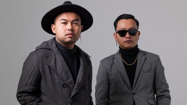 Duo Hiladies baru saja merilis single berjudul "Adilkah". [Instagram]