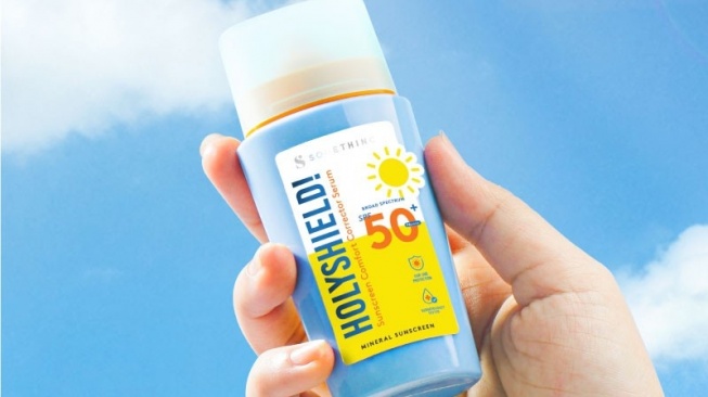 Somethinc Holyshield! Sunscreen Comfort Corrector Serum SPF 50+ PA++++ (Shopee)