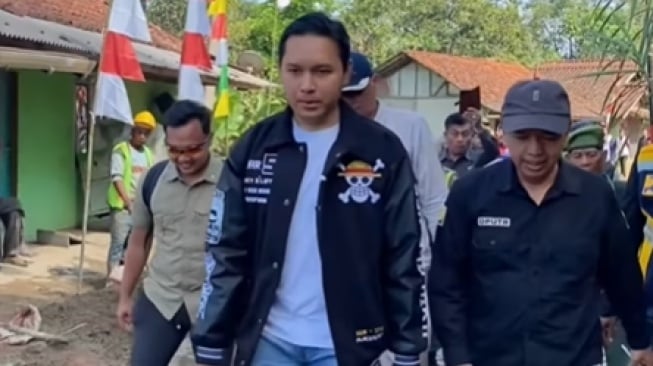 Bupati Cianjur Pakai Jaket One Piece, Netizen Salah Fokus: Kapten Kita Ternyata Seorang Nakama