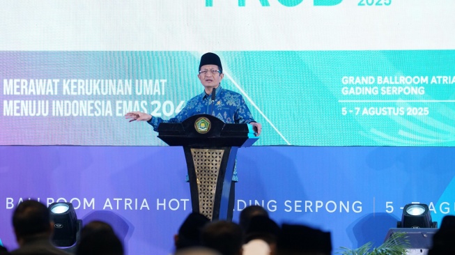 Menteri Agama (Menag), Nasaruddin Umar saat berpidato dalam forum Silaturahmi Nasional Forum Kerukunan Umat Beragama (FKUB) dan Lembaga Keagamaan Tahun 2025 di Atria Hotel Gading Serpong, Tangerang. (ist)