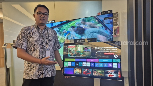 Media review LG Smart Monitor Swing di Jakarta, Kamis (7/8/2025). [Suara.com/Dythia]