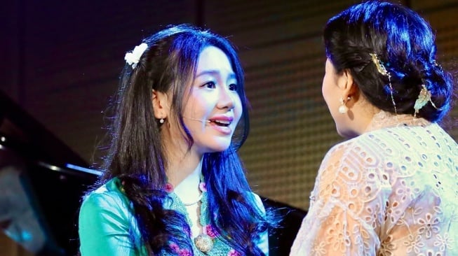 Penampilan Jane Callista saat membintangi drama musikal "Kisah Dara" di Jakarta pada 19 April 2025. [Instagram]