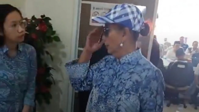Susi Pudjiastuti Walk Out saat rapat terkait KJA di kawasan Pangandarn (TikTok/mypangandaran)