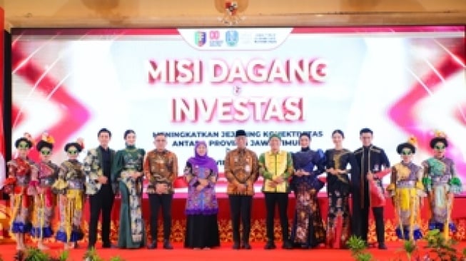 Khofifah Pimpin Misi Dagang Jatim-Lampung: Transaksi Tembus Rp 1 Triliun Lebih!
