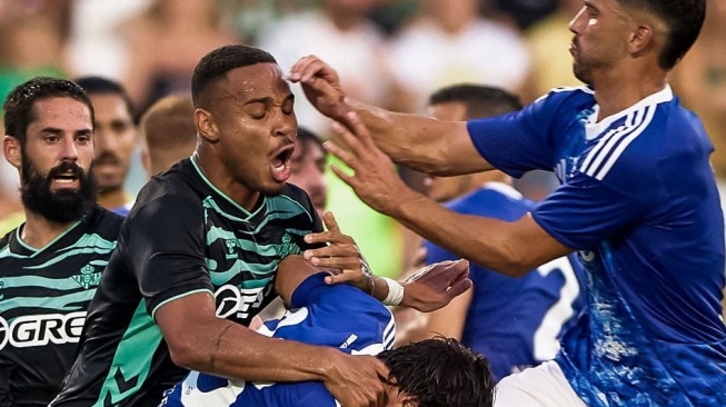 Baku Hantam di Lapangan, Laga Uji Coba Real Betis Lawan Klub Milik Pengusaha Indonesia Ricuh