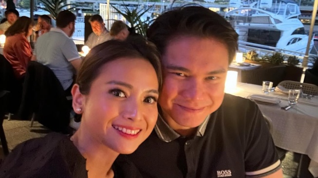 Unggahan foto terakhir Acha Septriasa mesra bareng suami (Instagram)