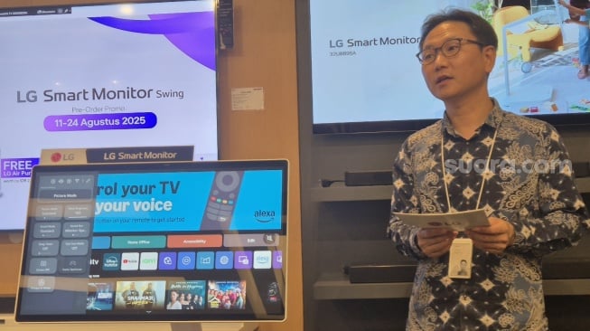 Media review LG Smart Monitor Swing di Jakarta, Kamis (7/8/2025). [Suara.com/Dythia]