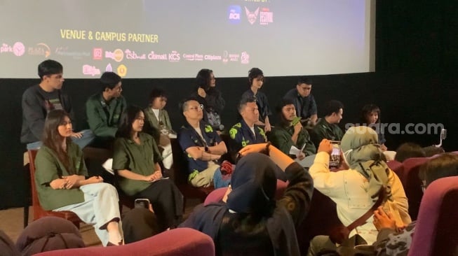 Suasana jumpa pers selepas screening film Tinggal Meninggal di XXI Epicentrum, Kuningan, Jakarta, Rabu, 6 Agustus 2025. [Suara.com/Adiyoga Priyambodo]