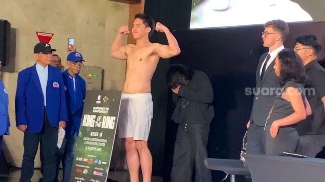 Suasana jumpa pers jelang laga Superstar Knockout antara El Rumi dan Jefri Nichol di Jakarta Convention Center, Senayan, Jumat, 8 Agustus 2025. Pertandingan akan berlangsung Sabtu (9/8/2025). [Adiyoga Priyambodo/Suara.com]