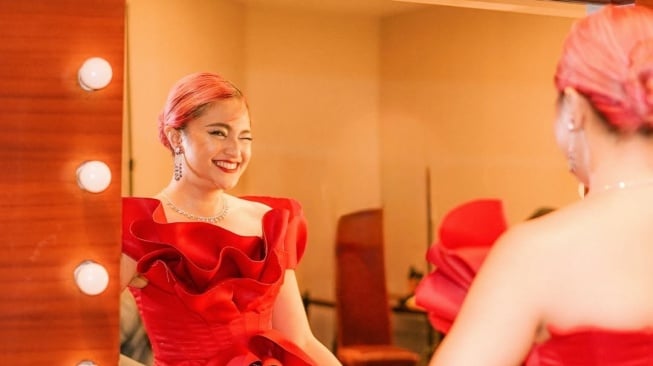 Marshanda tampil cantik di acara gala premier film La Tahzan yang berlangsung di kawasan Kuningan, Jakarta Selatan, Kamis (7/8/2025). [Instagram]