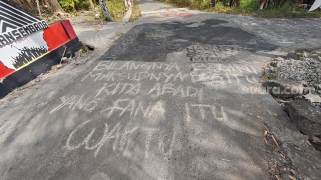 Mural One Piece Dihapus, Pemuda Sleman Lawan dengan Pesan Menohok: Kebenaran Akan Terus Hidup!
