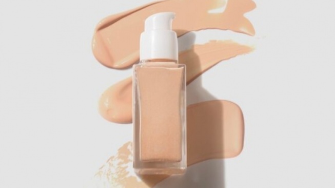 5 Rekomendasi Foundation Matte untuk Kulit Berminyak: Formula Ringan, Dilengkapi SPF